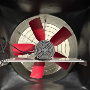 Ventilateur GENIUS EC installé dans un bâtiment d’élevage
